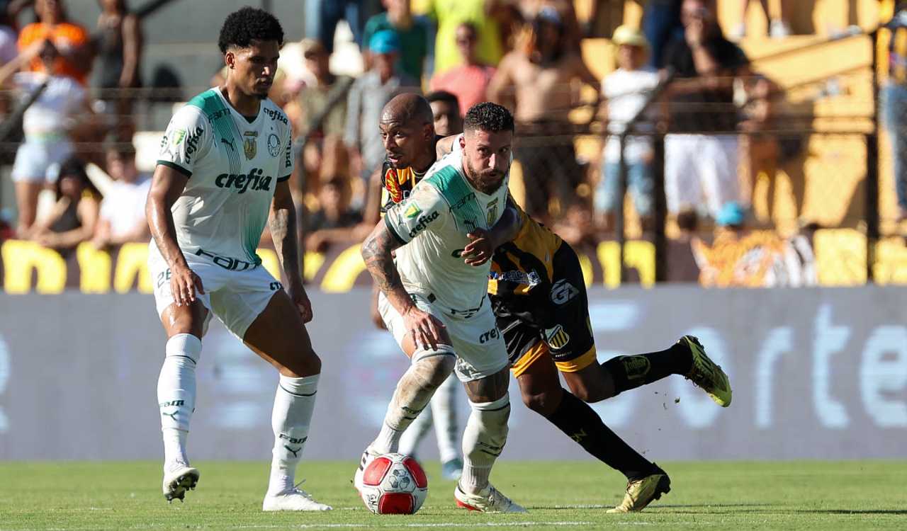 Murilo e Zé Rafael, em lance na partida Novorizontino 1 x 1 Palmeiras, pela primeira rodada do Paulistão 2024 (Foto: Cesar Greco/Palmeiras)
