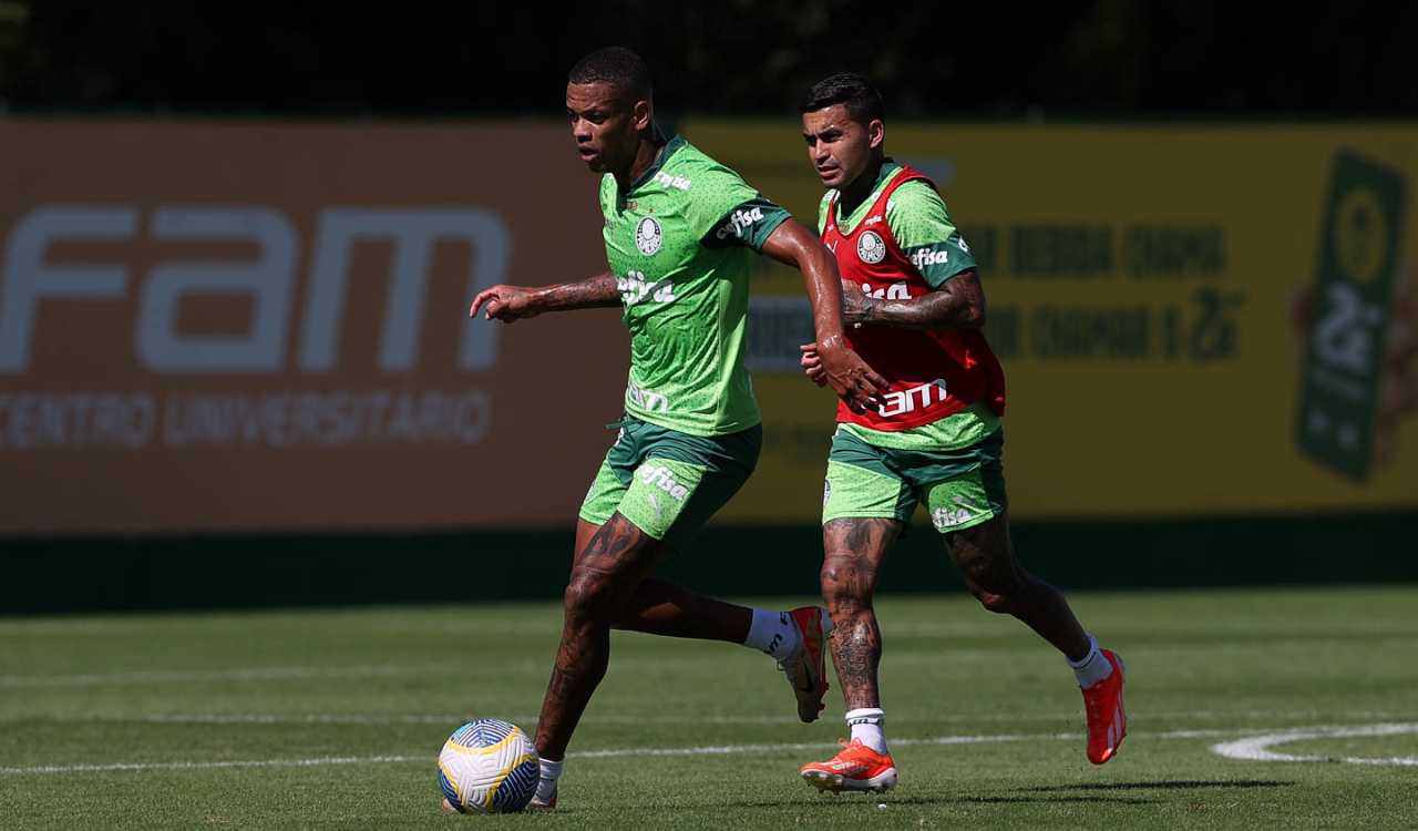 Caio Paulista e Dudu, em treinamento na Academia de Futebol do Palmeiras (Foto: Cesar Greco/Palmeiras)