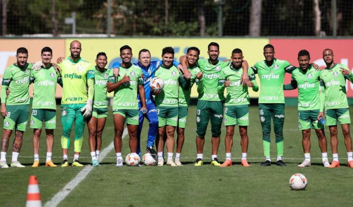 Elenco do Palmeiras após treinamento na Academia de Futebol, em preparação à partida contra o San Lorenzo (Foto: Cesar Greco/Palmeiras)