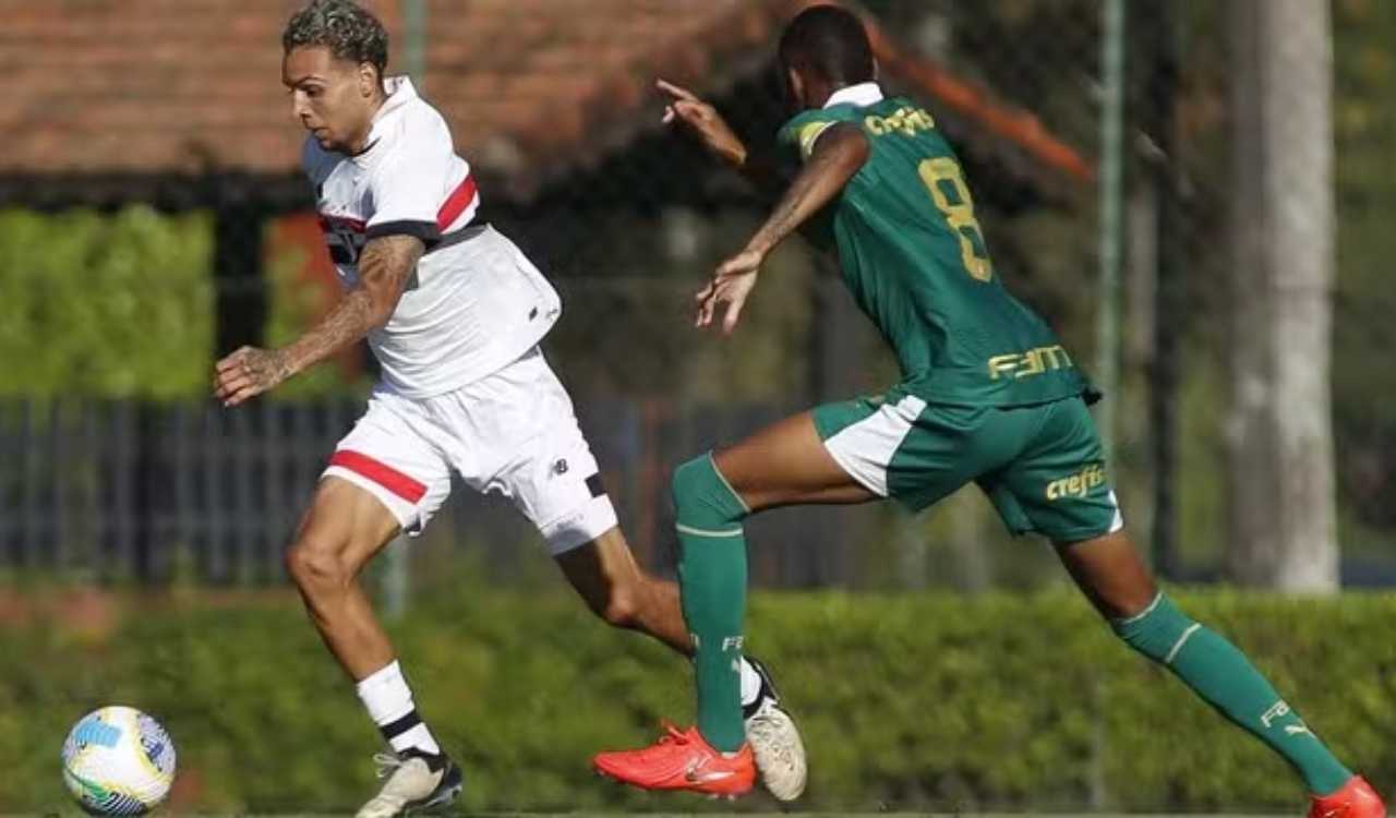 O São Paulo foi goleado pelo Palmeiras por 5 a 1, no CFA Laudo Natel, em Cotia, pela sexta rodada do Brasileirão Sub-20 (Foto: Miguel Schincariol/São Paulo FC)