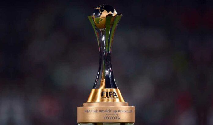Troféu do Mundial de Clubes FIFA (Foto: Reprodução/Getty Images)