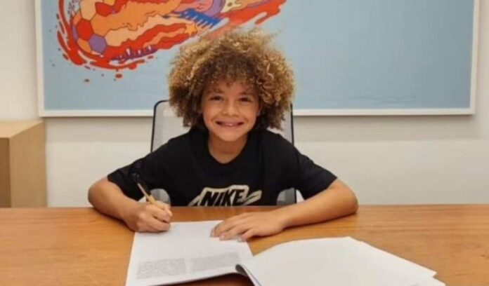 Lucas Flora, 10 anos, é a nova joia da Academia de Futebol 2 do Palmeiras (Foto: Reprodução/Redes Sociais)